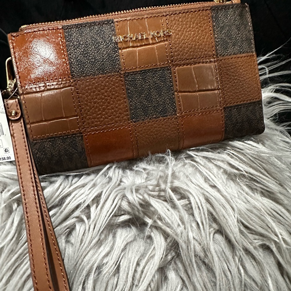 NWT Michael kors wristlet